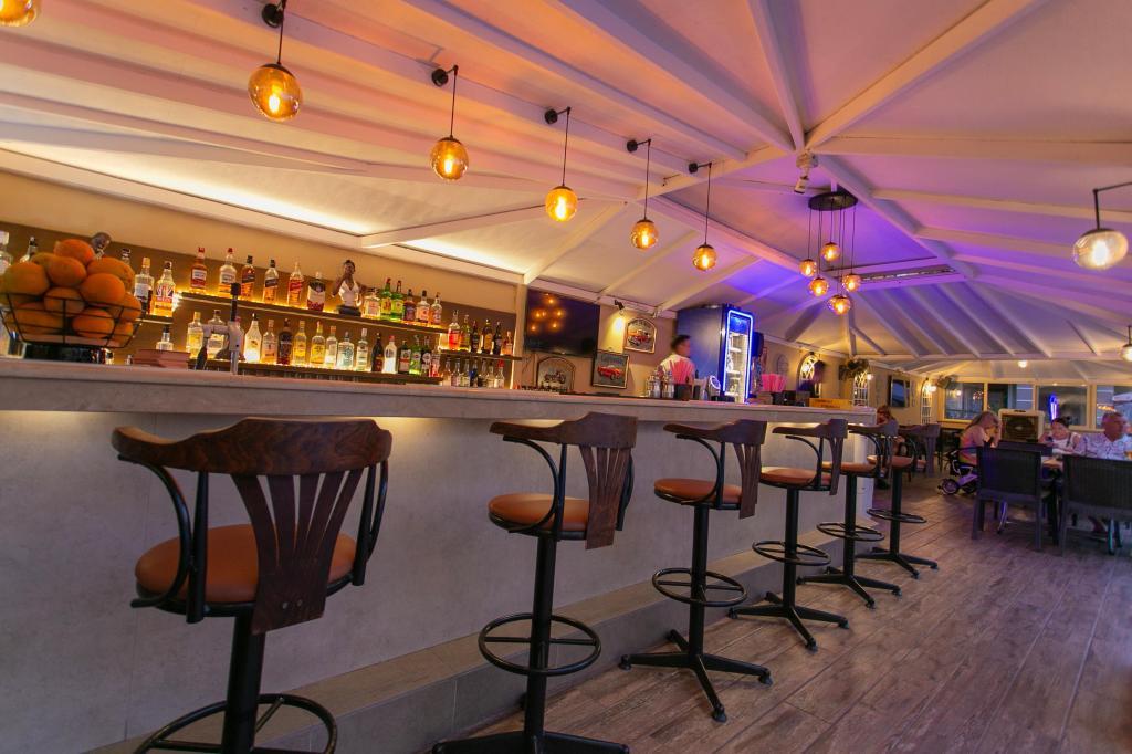 Club Amaris — 6
