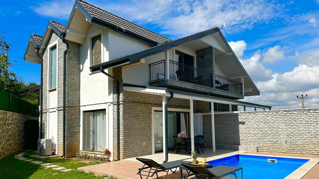 Delta Park Villas — 2