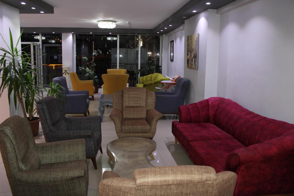 Deniz Otel — 3