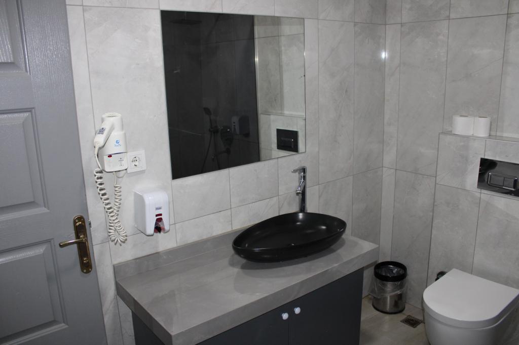 Deniz Otel — 9