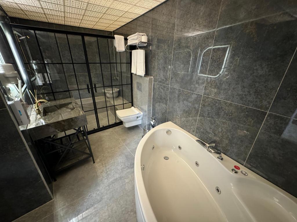 Efruzhan Hotel — 2