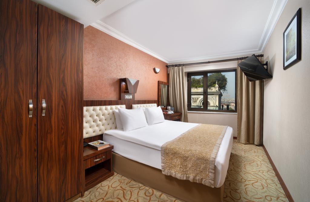 Elan Hotel — 2