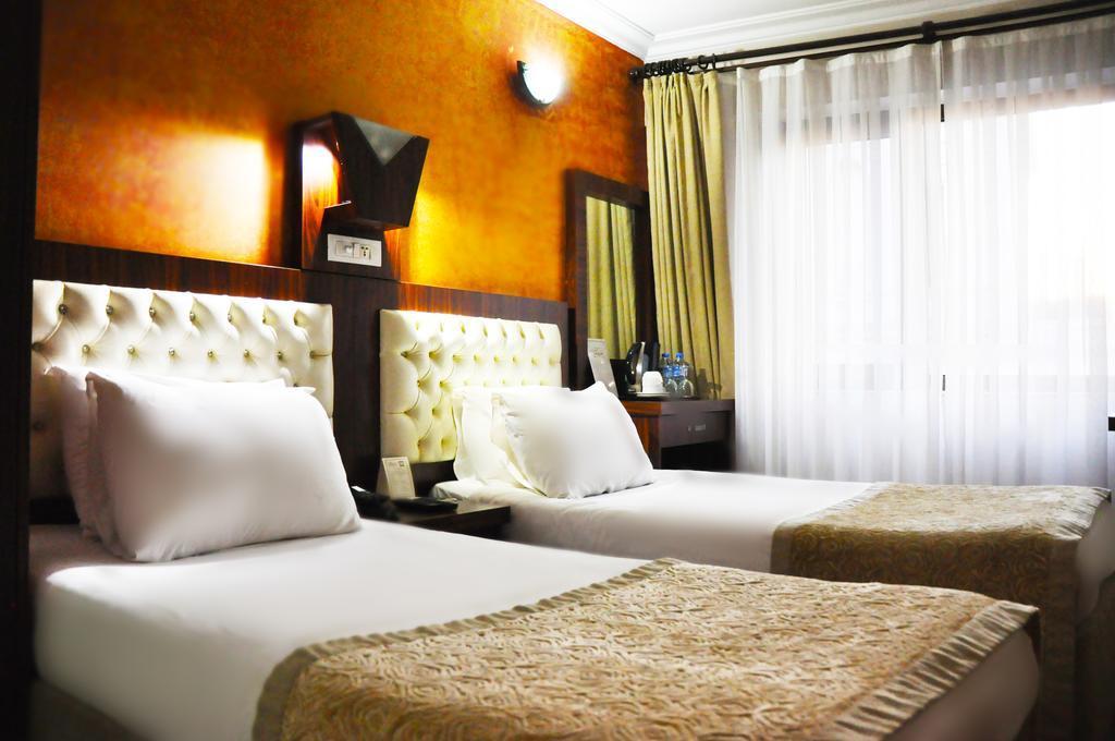 Elan Hotel — 10