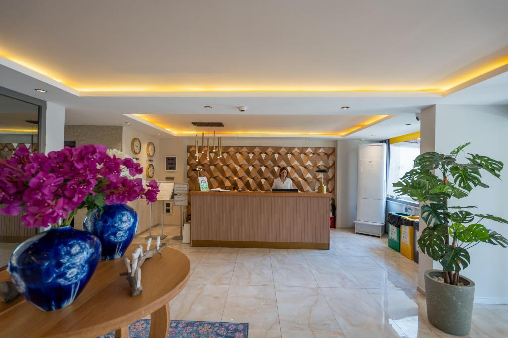 Fifty5 Suite Hotel — 10