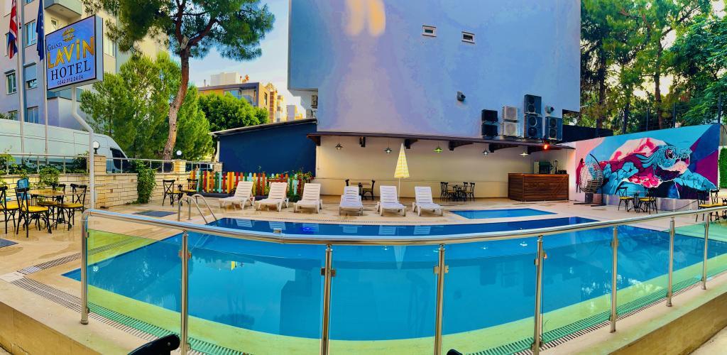 Grand Lavin Hotel — 2
