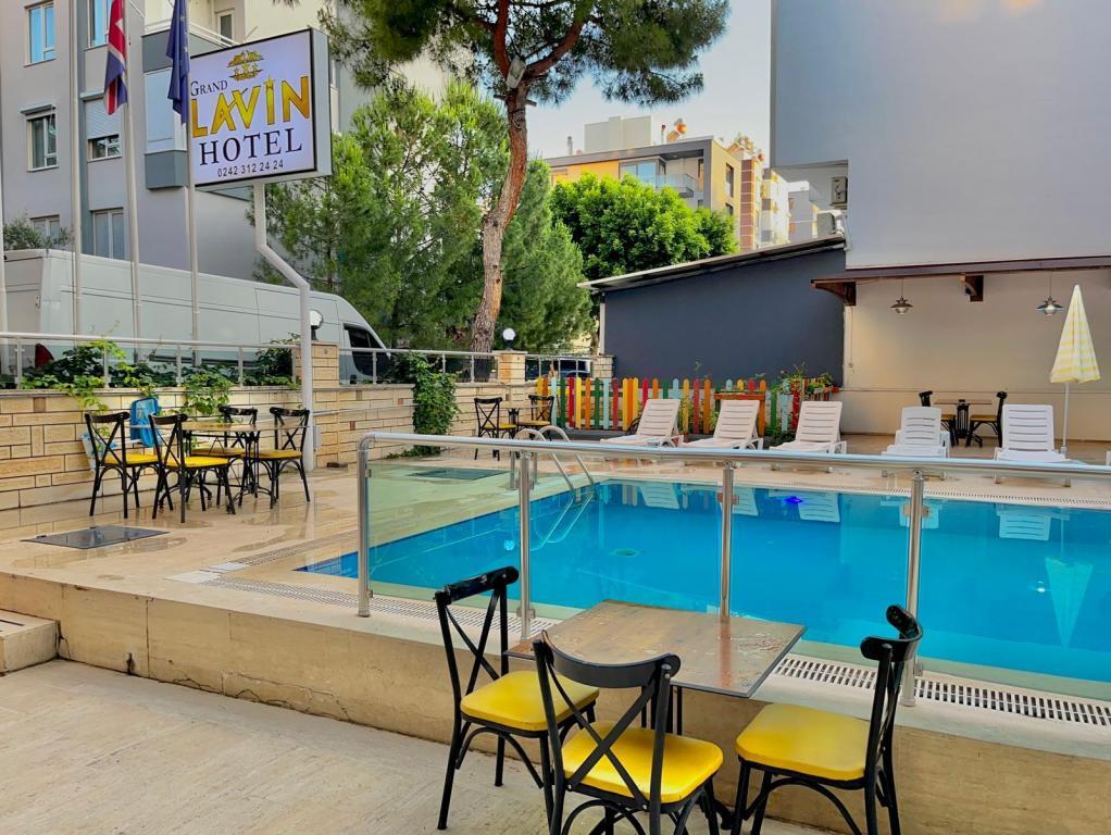 Grand Lavin Hotel — 5