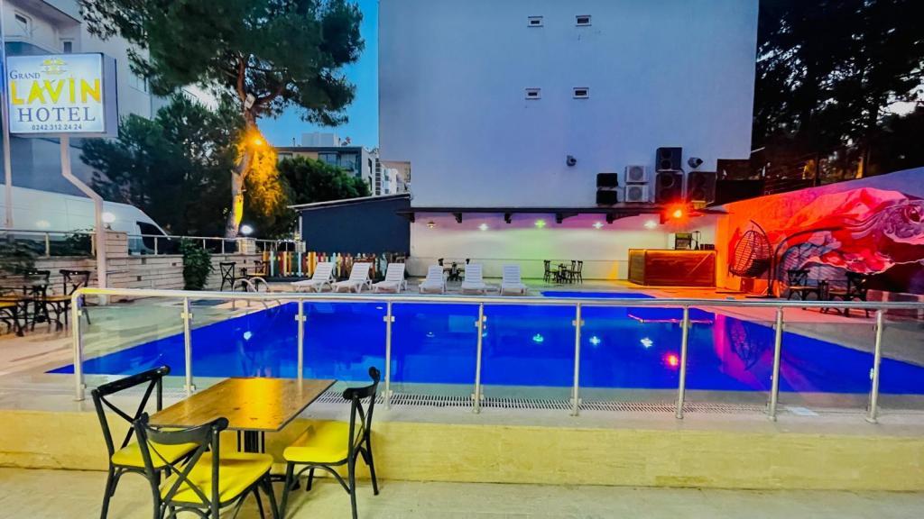 Grand Lavin Hotel — 6