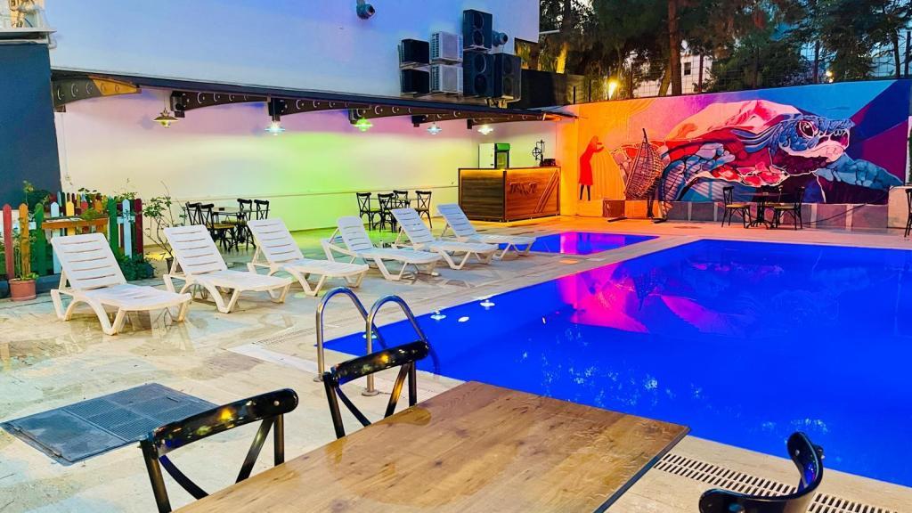 Grand Lavin Hotel — 8