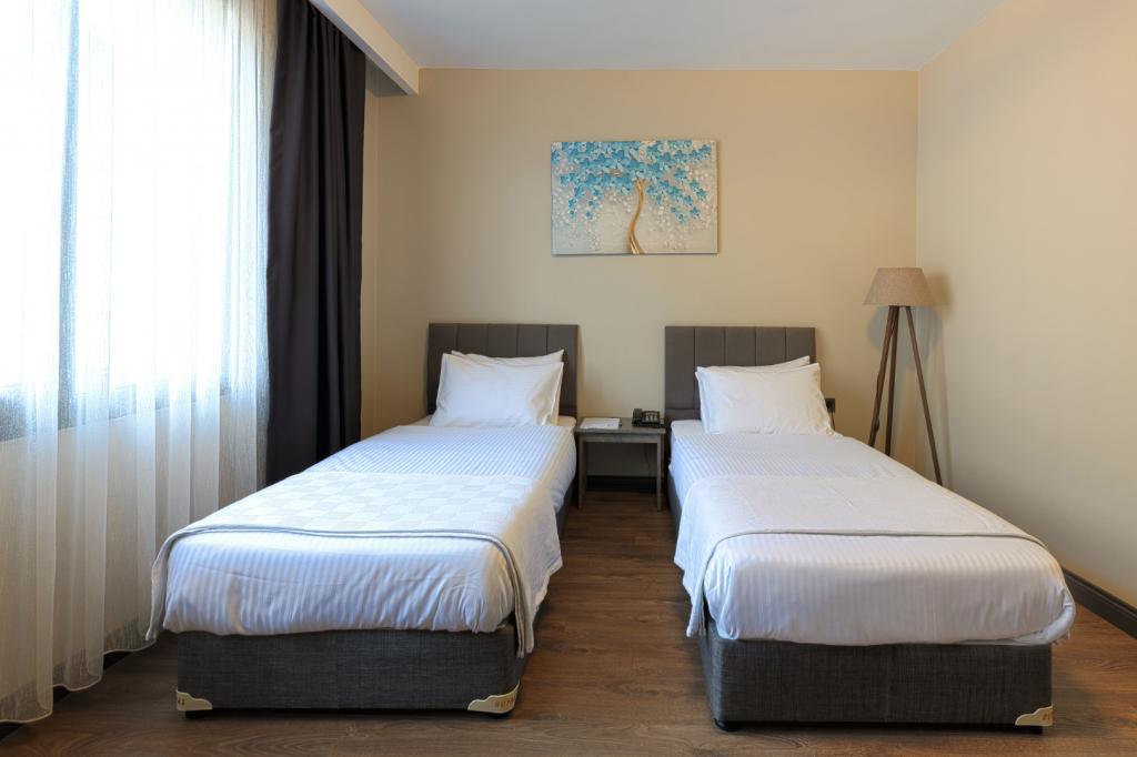 Grand Royal Hotel — 2