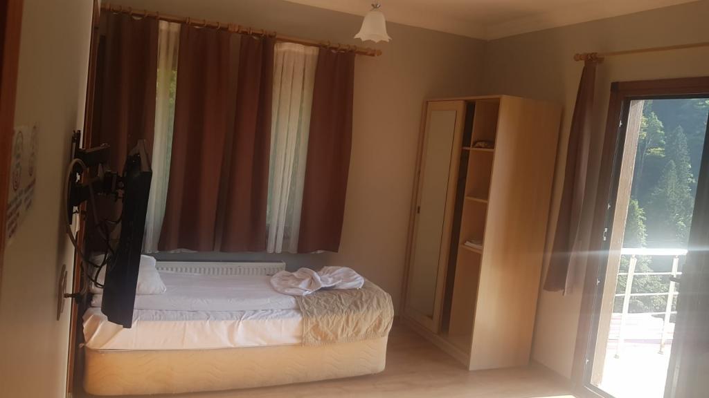 Hilaz Hotel — 4