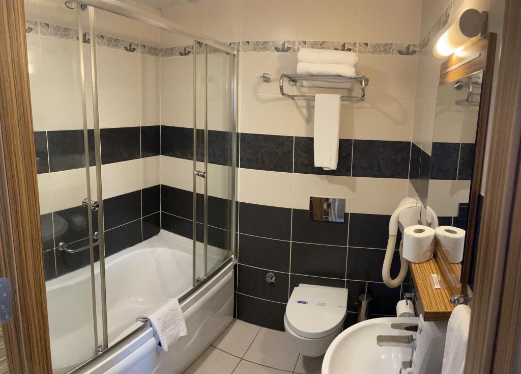 Hotel Almina Park — 9