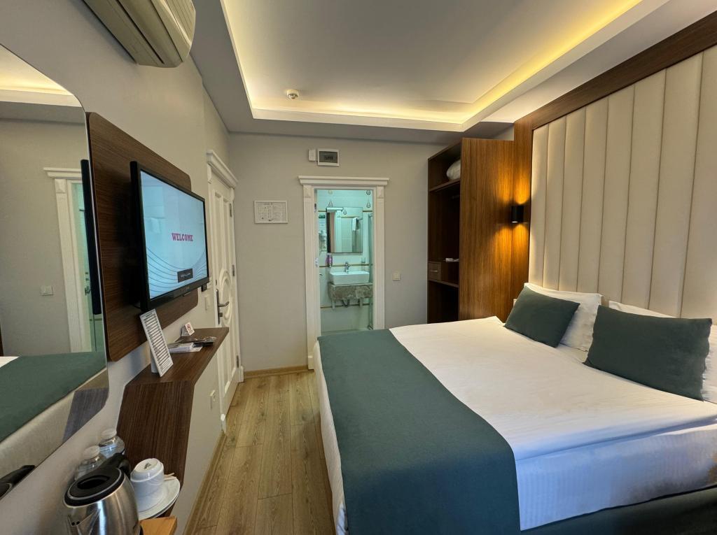 Hotel Black Tulip — 8