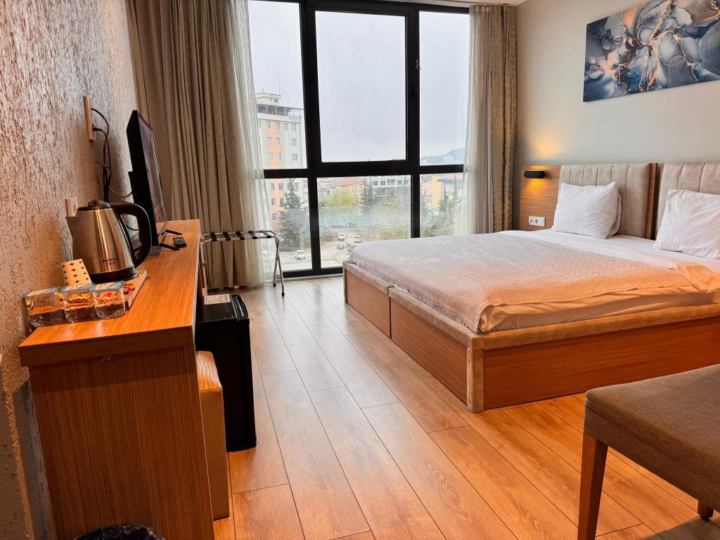 Inn Port Hotel — 6