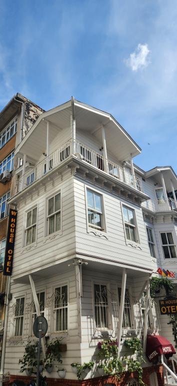 Kadıköy White House — 1
