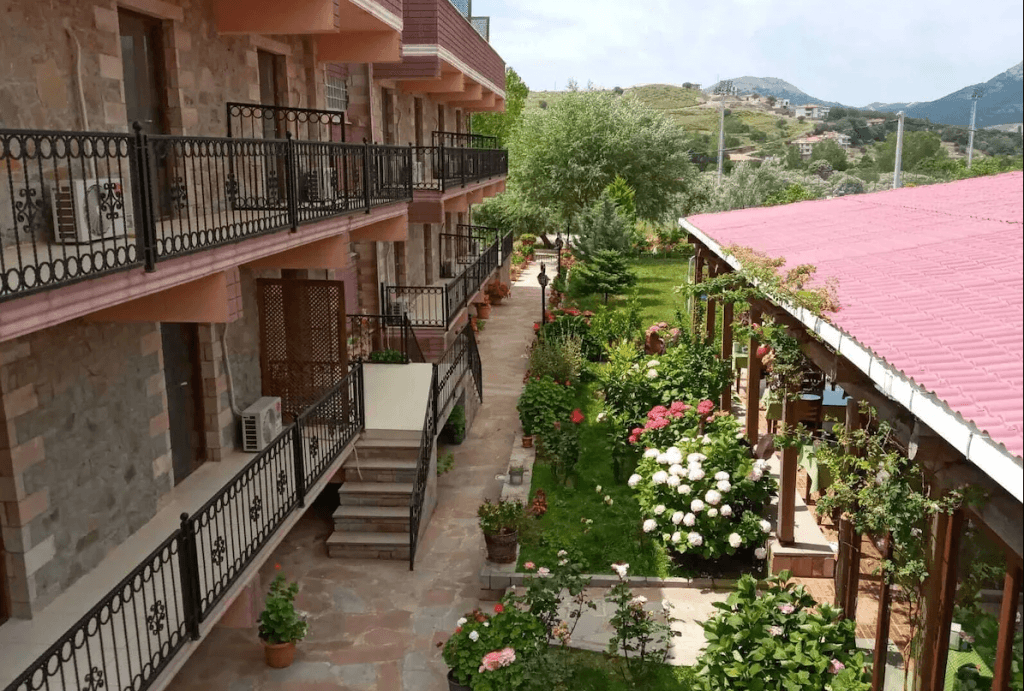 Kayabali otel — 9