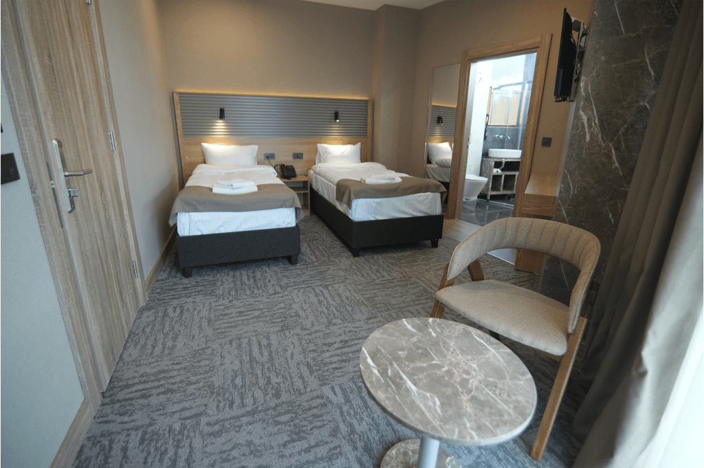Kentroom Hotel — 3