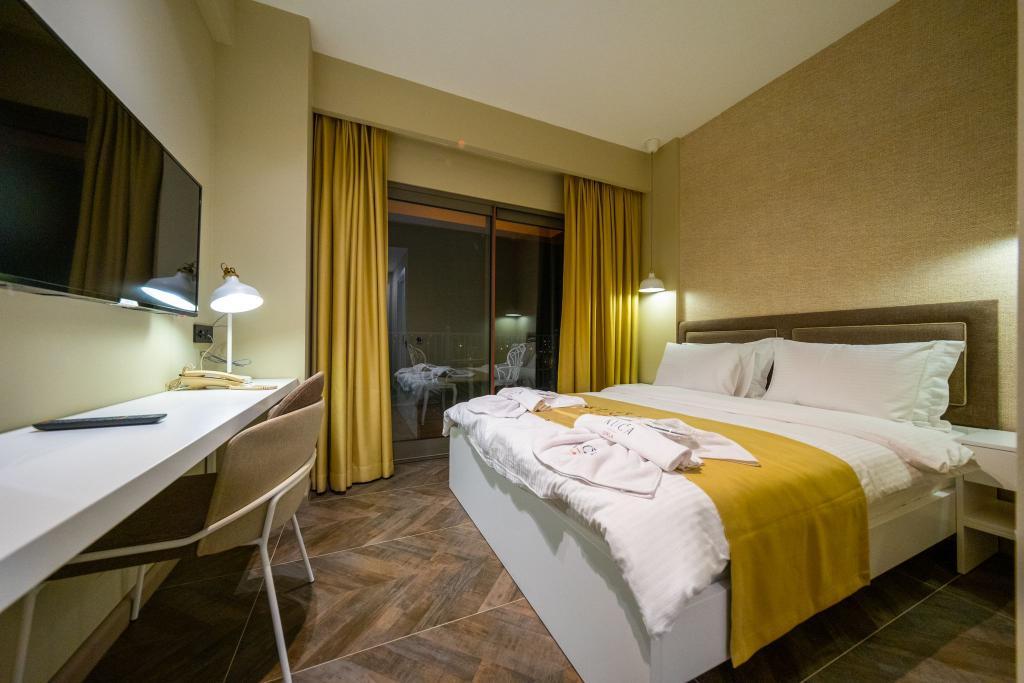Kuca Otel Urla — 2