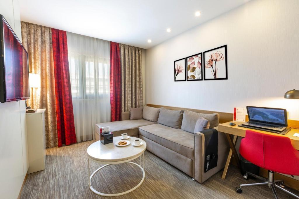 Kuhla Otel — 9