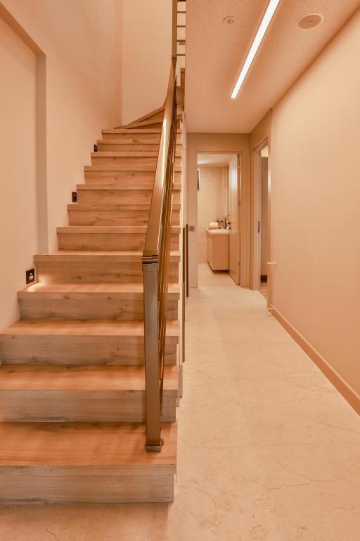 LOS Suites — 5