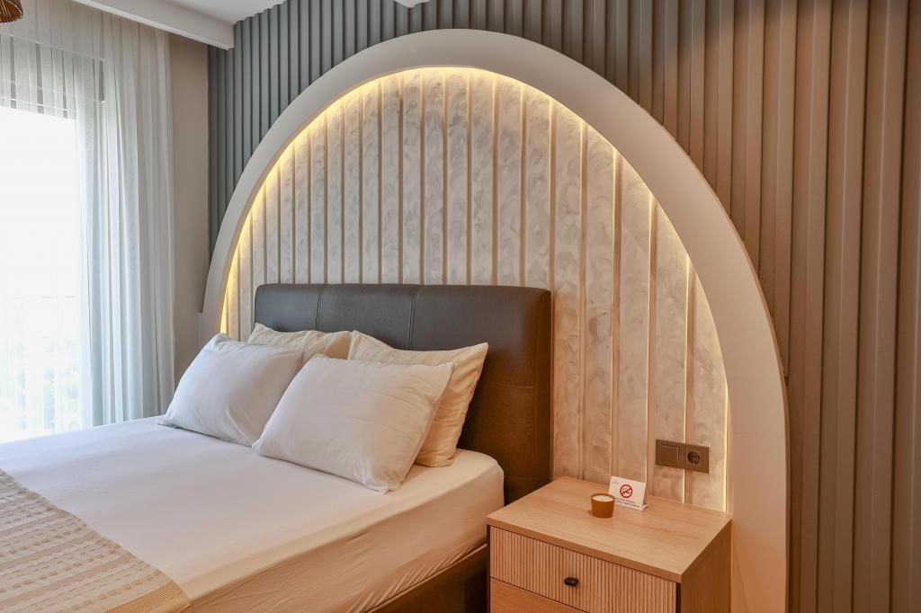 LOS Suites — 7