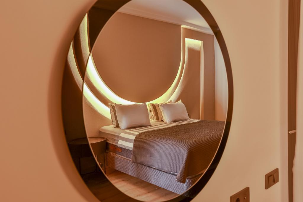 LOS Suites — 9
