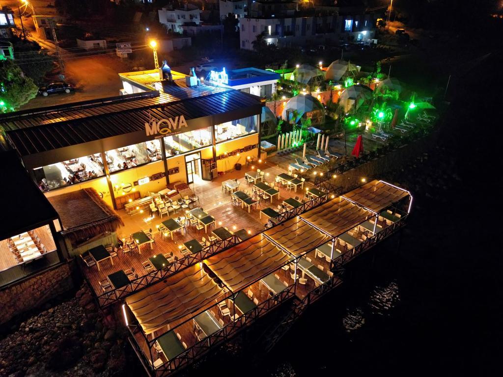Lamoya Suites — 8