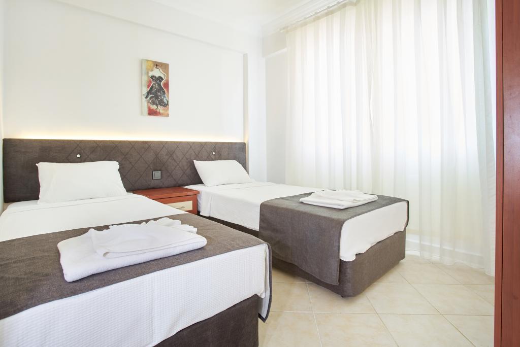Larimar Suite Hotel — 3