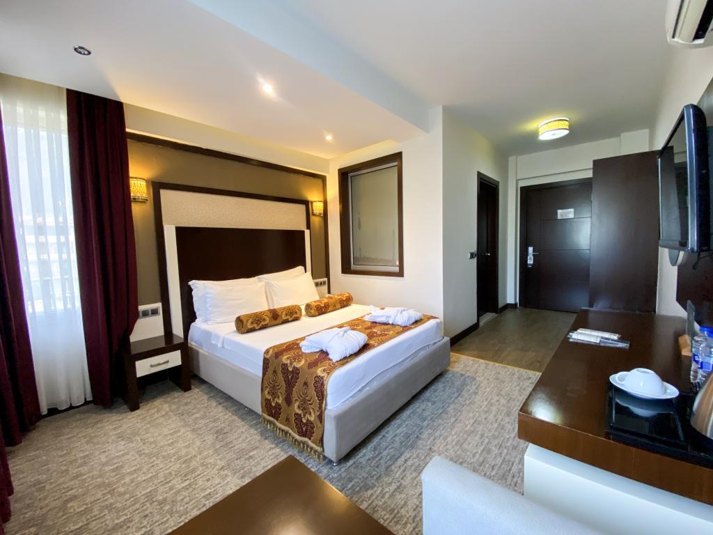 Lavin Otel — 9