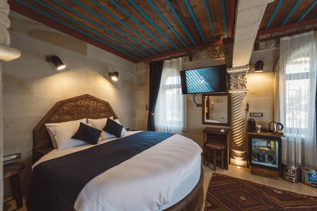Leda Stone House — 9