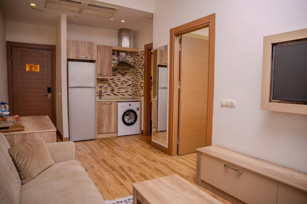 Mari Suites Hotel — 3