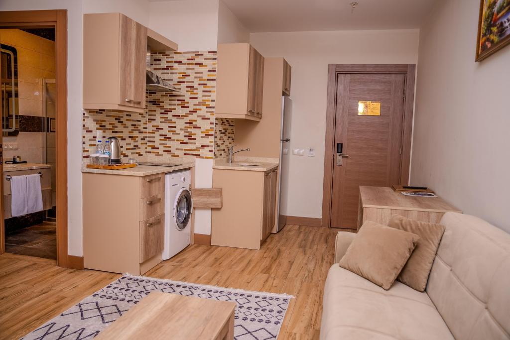 Mari Suites Hotel — 10