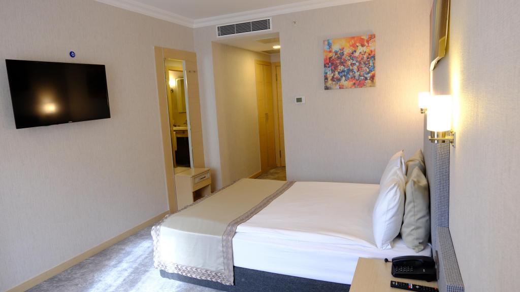 Midas Hotel — 10