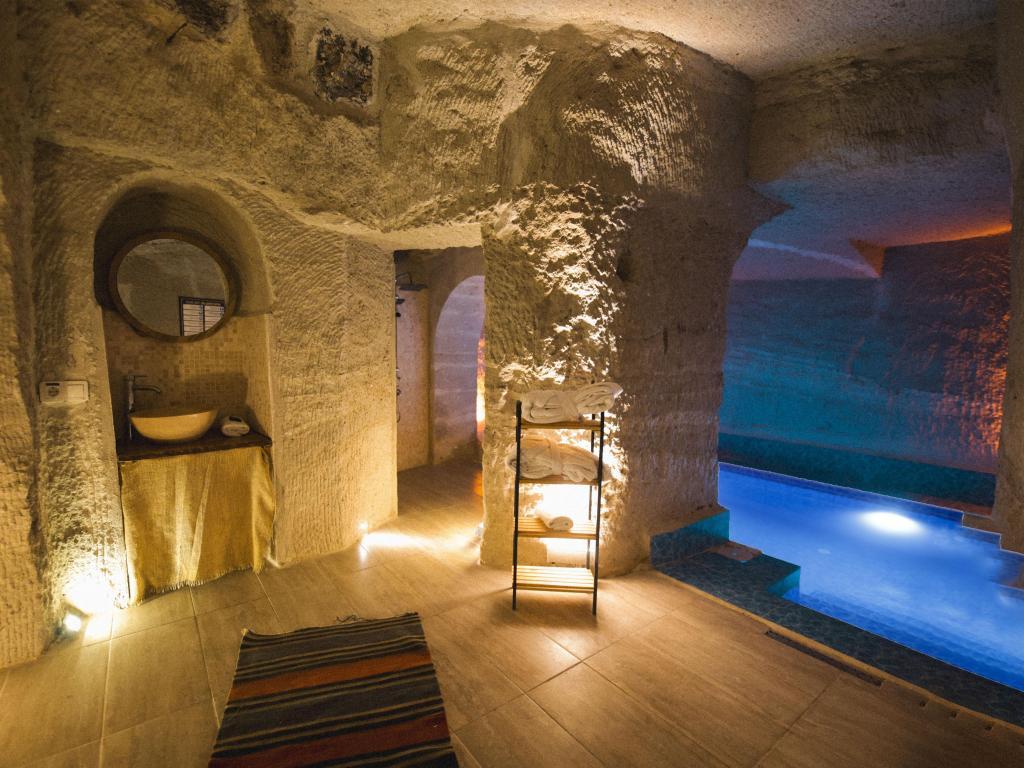 My Cave Suites