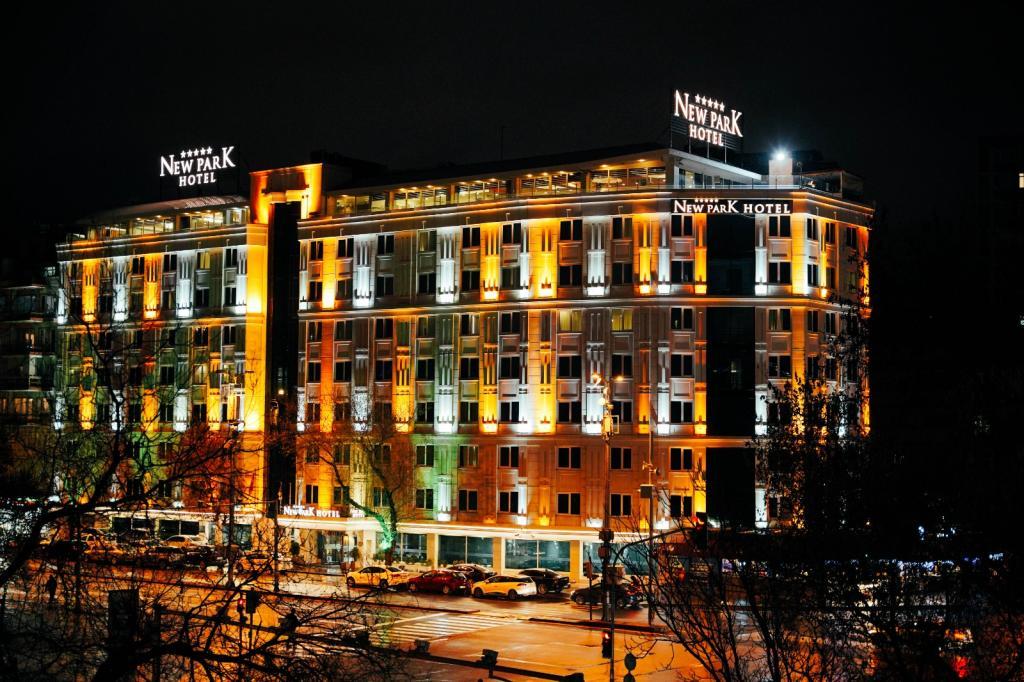 New Park Hotel — 1