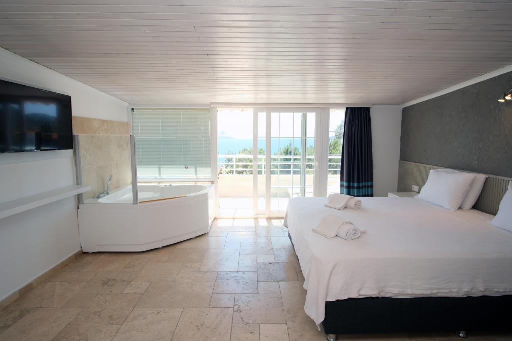 Nur Otel — 3