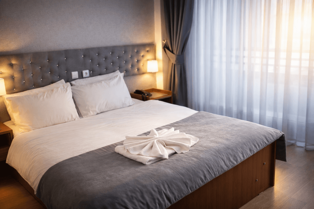 Otel Ünlü — 5