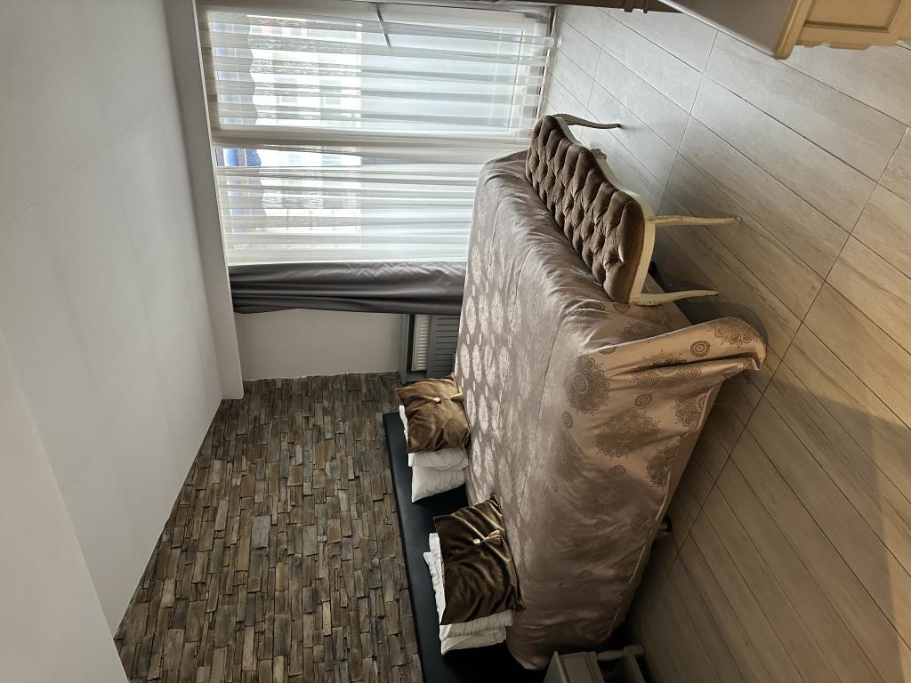 Port Hotel — 10
