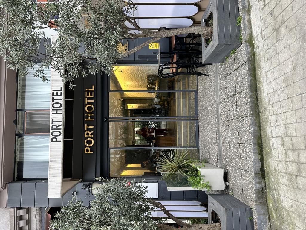 Port Hotel — 3