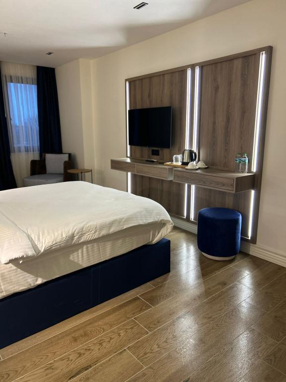 Prime Bosphorus — 4