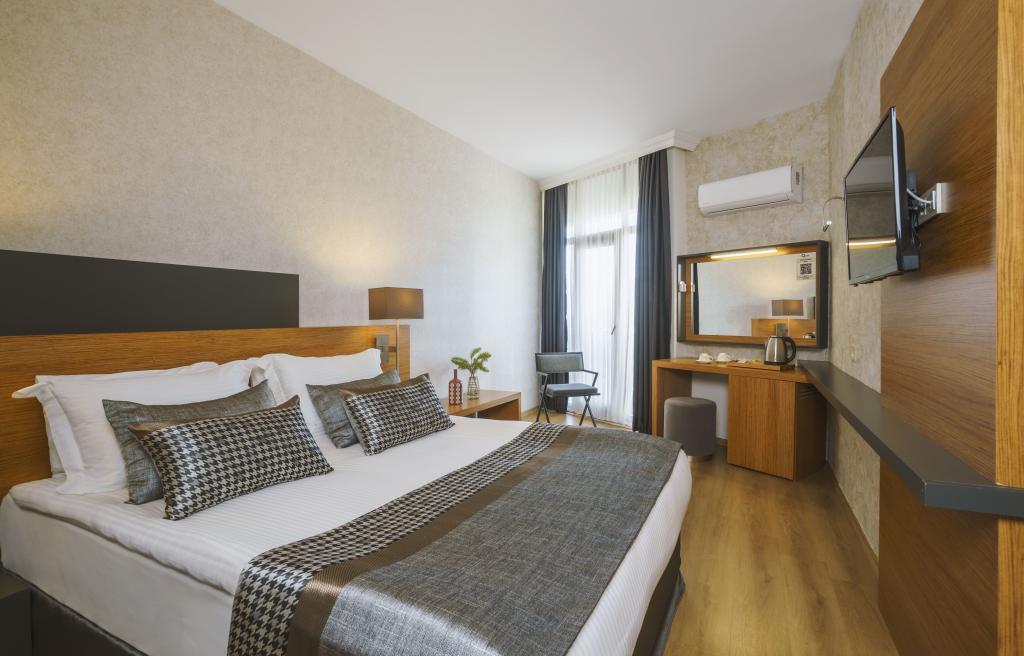 Qinn Hotels — 9
