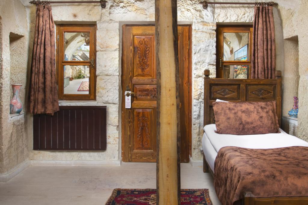 Romantic Cave Hotel — 4