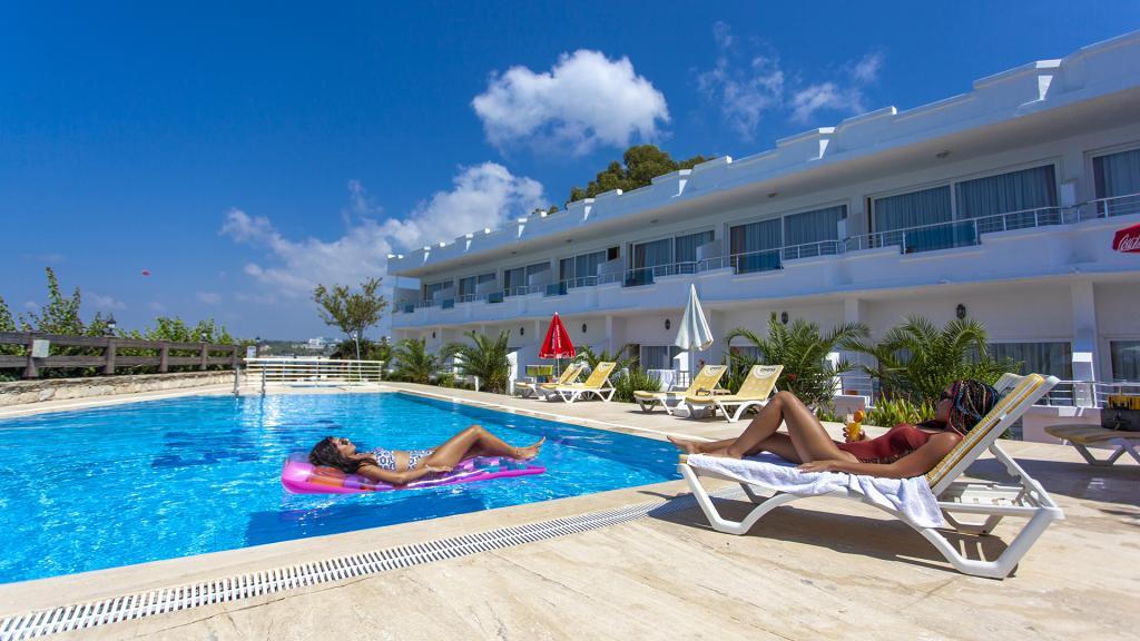 Side Beach Club — 5