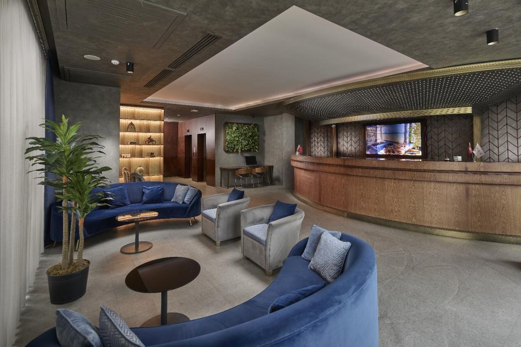Sinema Hotel — 4