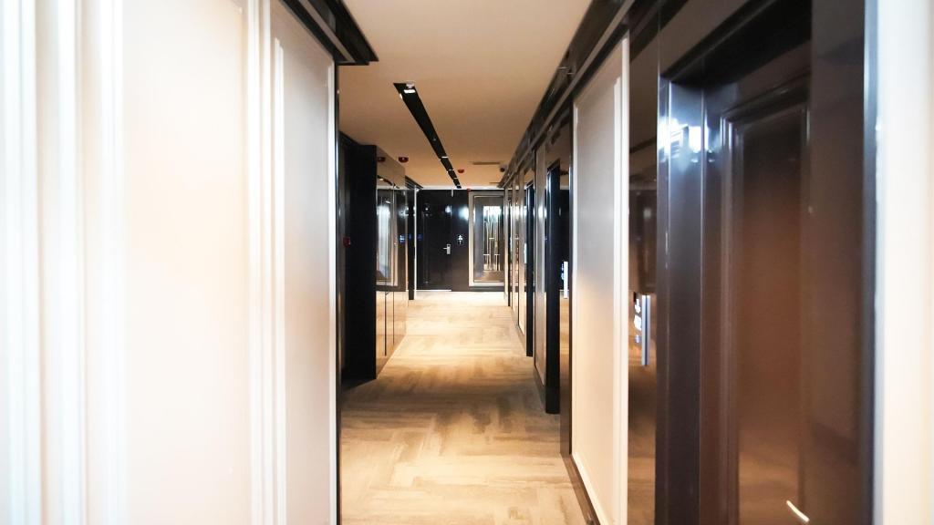 Sky Hill Hotel — 4