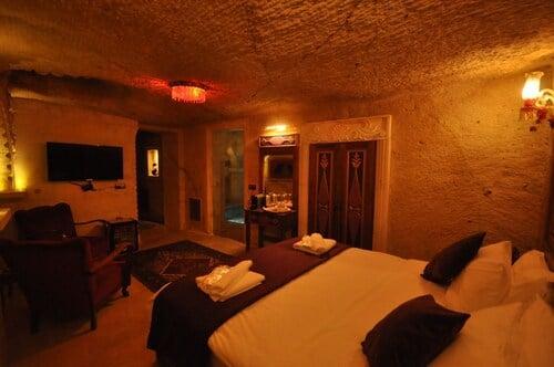 Solo Cave Suites — 6