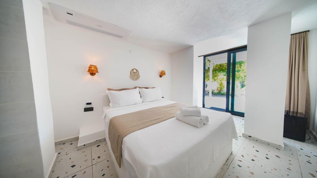 Thanos Hotel — 8