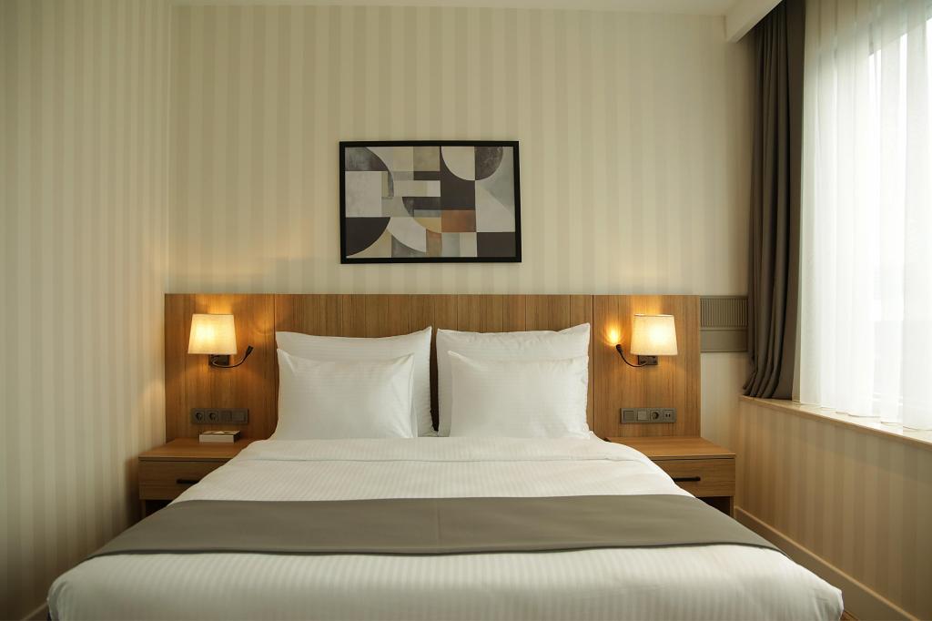 Tress Hotel — 10