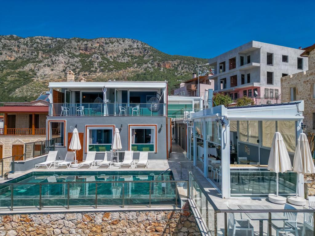 Un Amor Hotel — 9