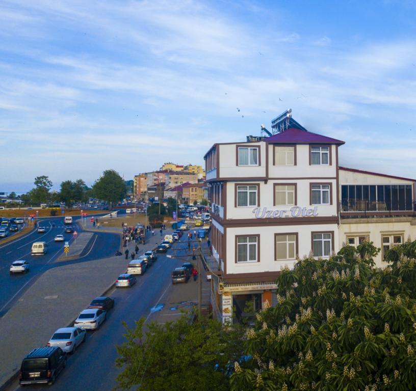Uzer Otel — 1