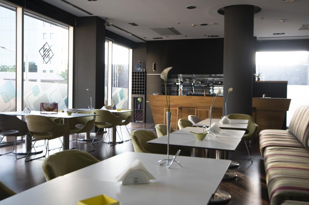 Vernazza Suites — 4